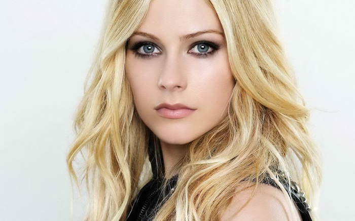 Avril Lavigne blonde woman portrait