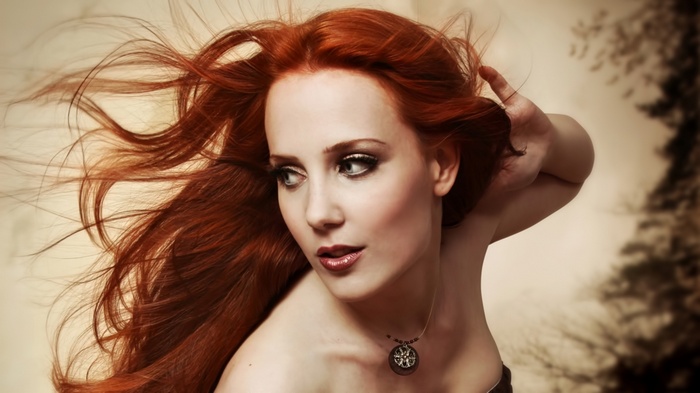 Simone Simons portrait with red hair