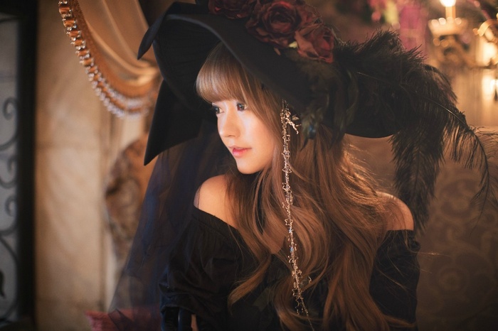 Yurisa Chan in a Gothic Witch Hat