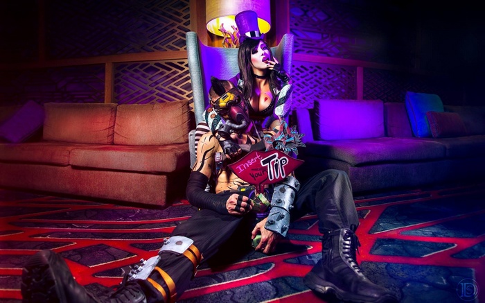Jessica Nigri as Mad Moxxi from Borderlands cosplay
