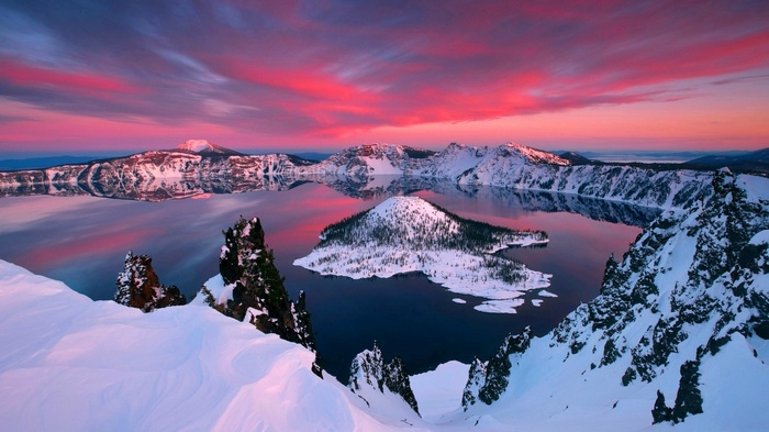 Crater Lake National Park at sunrise with snow
