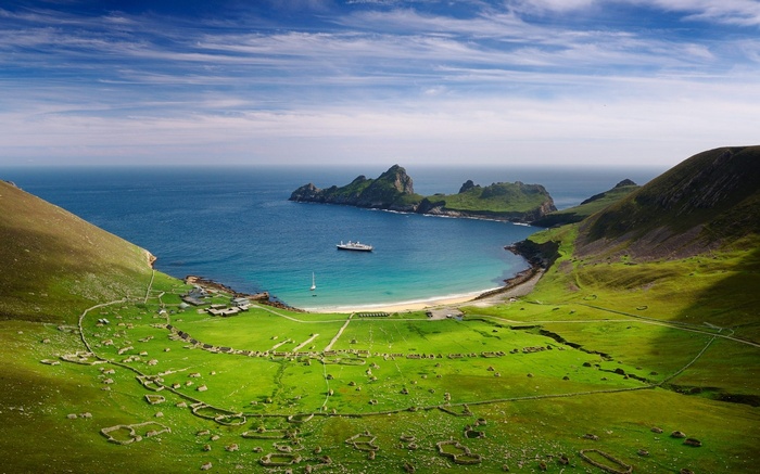 #4566849 sea, nature, peninsula, hills, green, cruise ship, UK, cliff