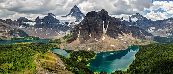 Turquoise lakes and snowy peaks in British Columbia, Canada