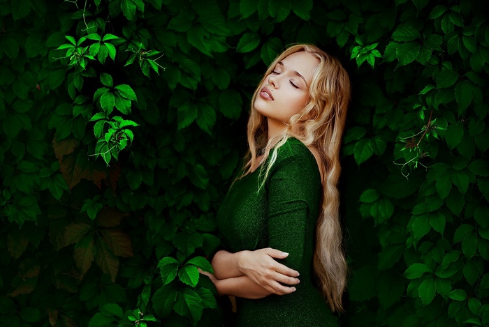 dress, leaves, women, blonde, closed eyes, green dress, Ann Nevreva