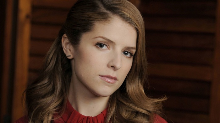 Anna Kendrick with auburn hair