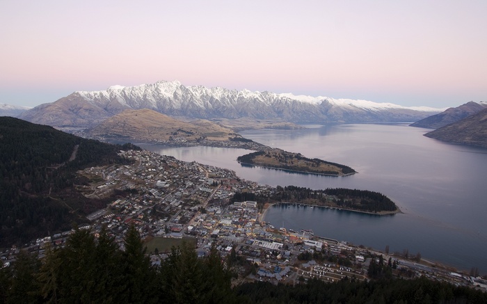 Queenstown cityscape and mountains at dusk