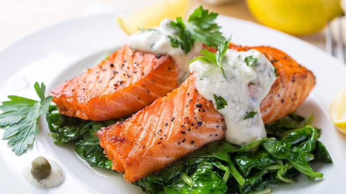 Grilled Salmon with Spinach and Cream Sauce