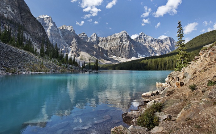 Moraine Lake and Valley of the Ten Peaks, Banff National Park
