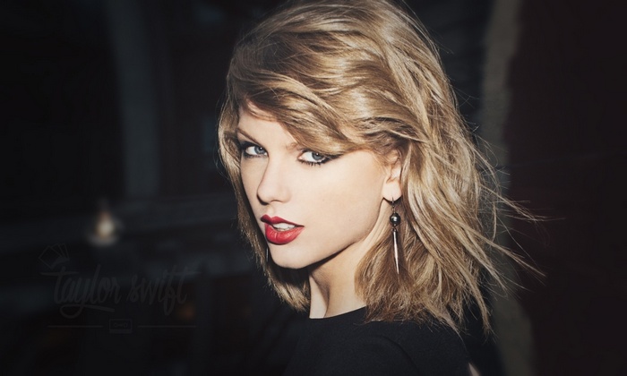 Taylor Swift portrait with blonde hair and red lipstick