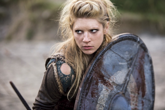 Lagertha Lothbrok with shield in Vikings
