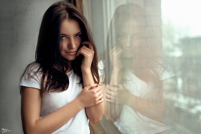 Woman by the window, Georgy Chernyadyev
