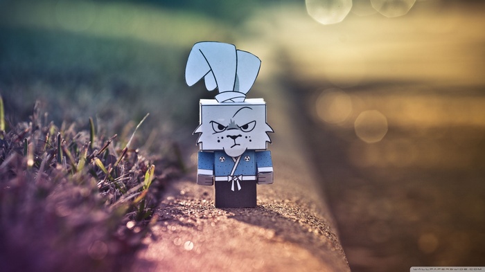 Usagi Yojimbo Papercraft Figure on a Curb
