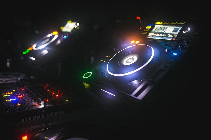 Pioneer DJ turntables and Allen & Heath mixing console