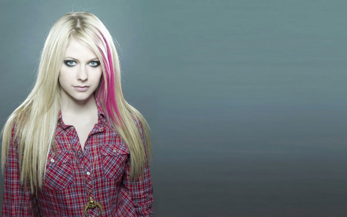 Avril Lavigne with blonde and pink dyed hair