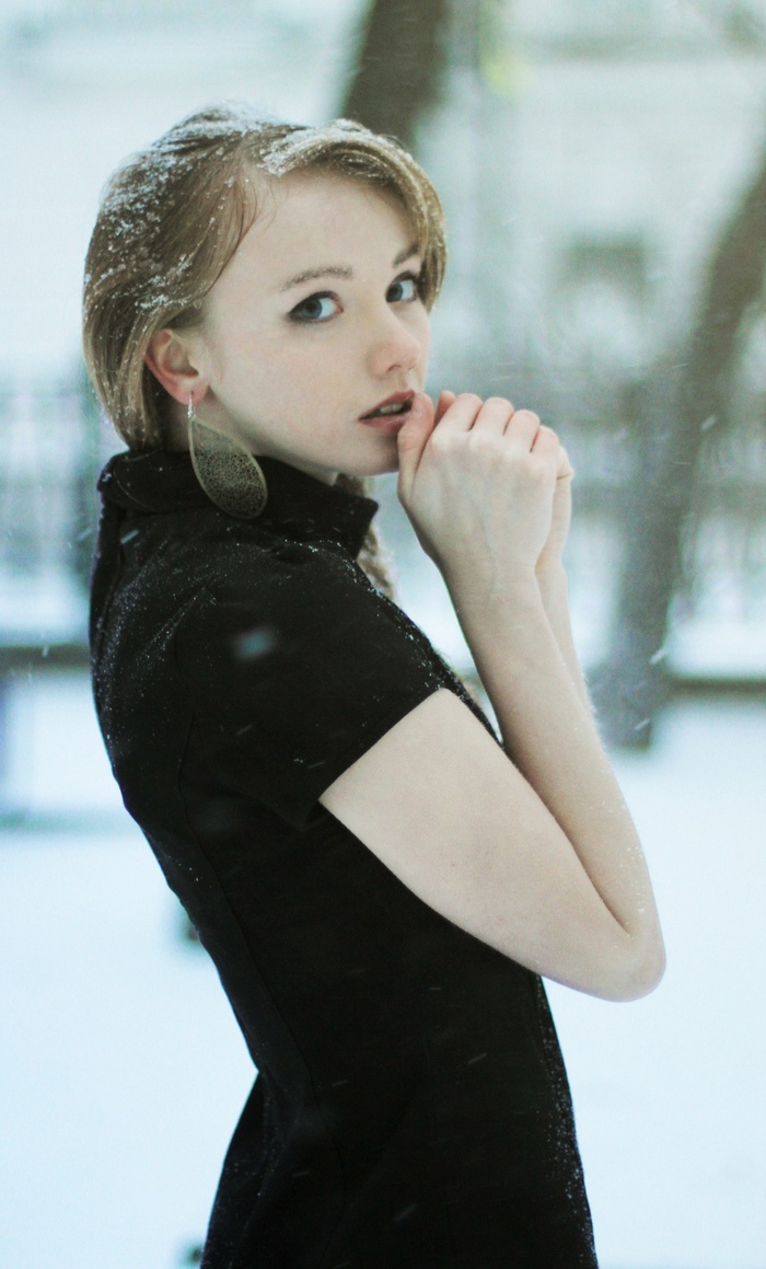 Olesya Kharitonova in the snow