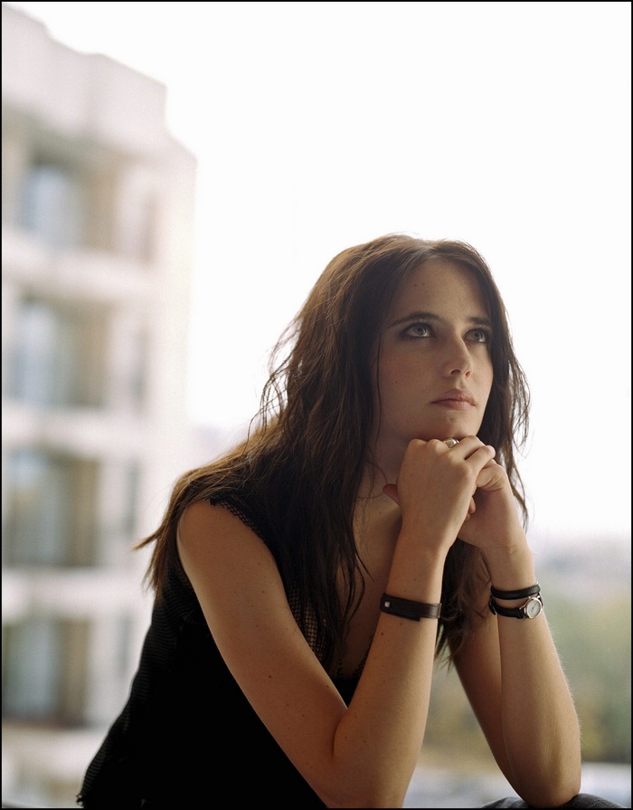 Eva Green looking up