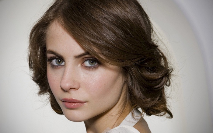 Face Women Green Eyes Willa Holland Brunette Hd Wallpaper Rare Gallery 