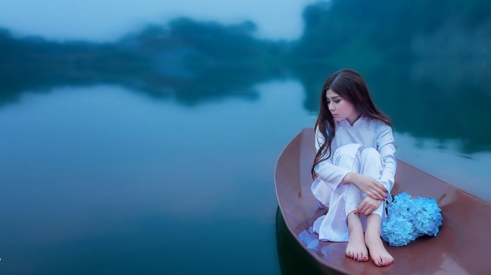 Dreamy Boat Photo Manipulation