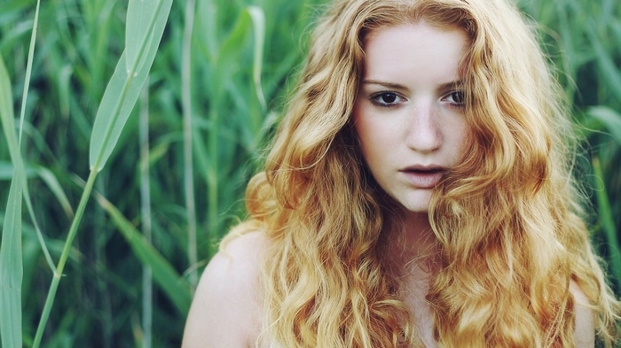 freckles, wavy hair, face, dark eyes, long hair, women, women outdoors, blonde