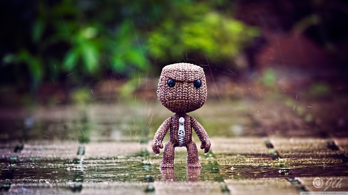 Little Big Planet character in the rain