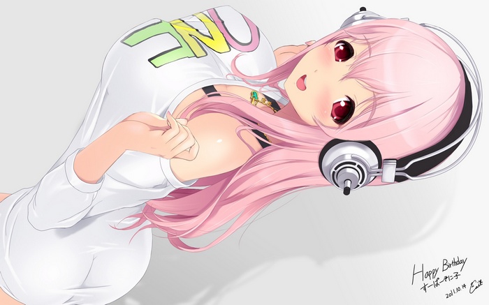 Super Sonico with Pink Hair and Headphones