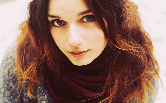 Woman with blue eyes and brown hair