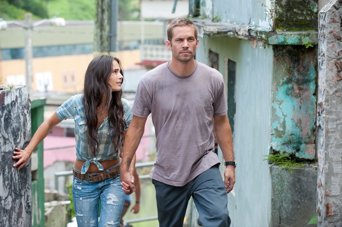 Jordana Brewster and Paul Walker in Fast and Furious