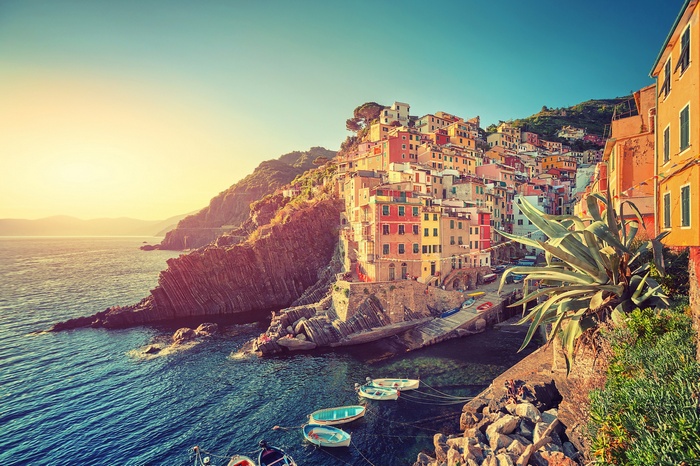 Riomaggiore, Cinque Terre, Italy: Colorful Houses on a Cliffside by the Sea