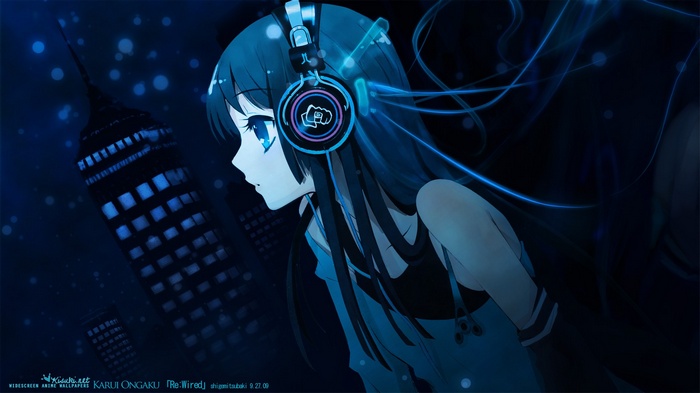 Akiyama Mio from K-ON! wearing headphones