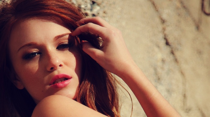Leanna Decker redhead model outdoors