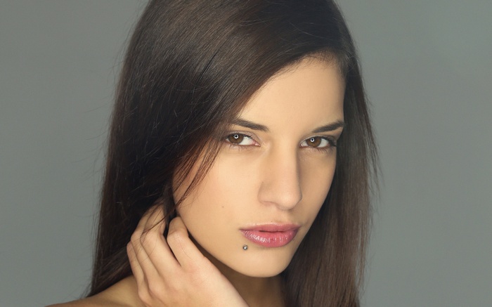 Candice Luca Portrait