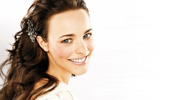 Rachel McAdams with Wavy Hair and Green Eyes