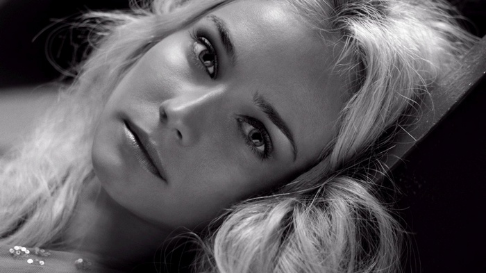 Monochrome portrait of actress Diane Kruger