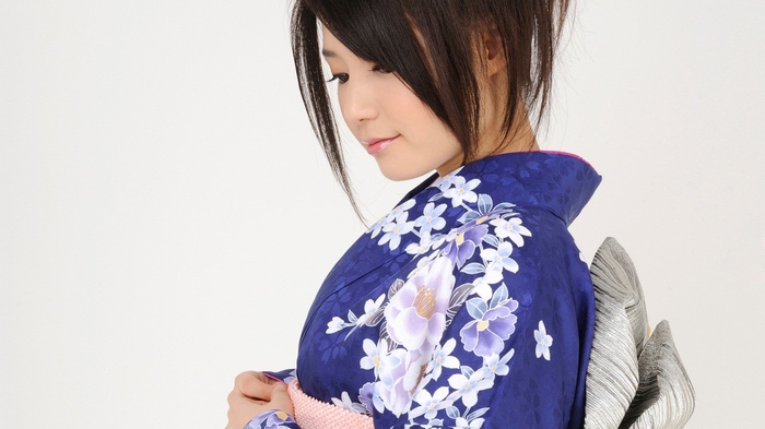 Woman in a blue floral yukata
