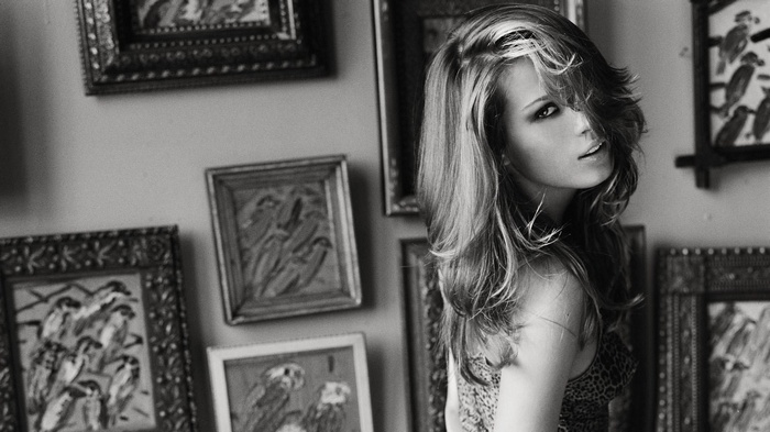 Monochrome portrait of Petra Nemcova