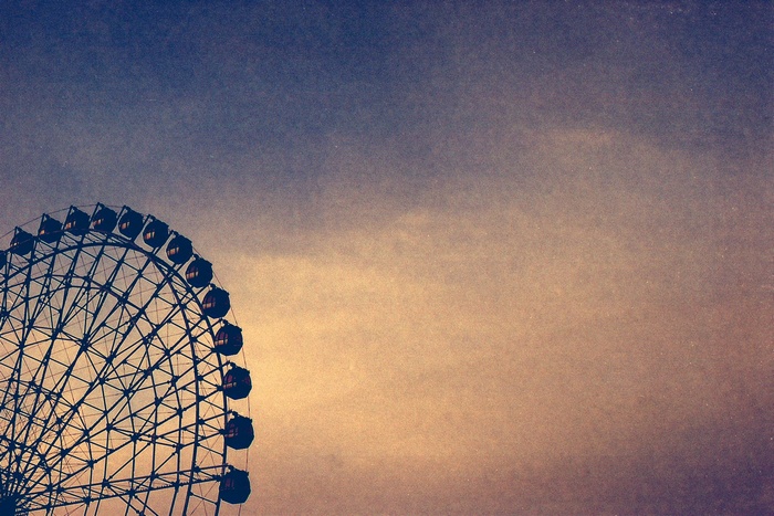 Vintage Ferris Wheel Against a Gradient Sky