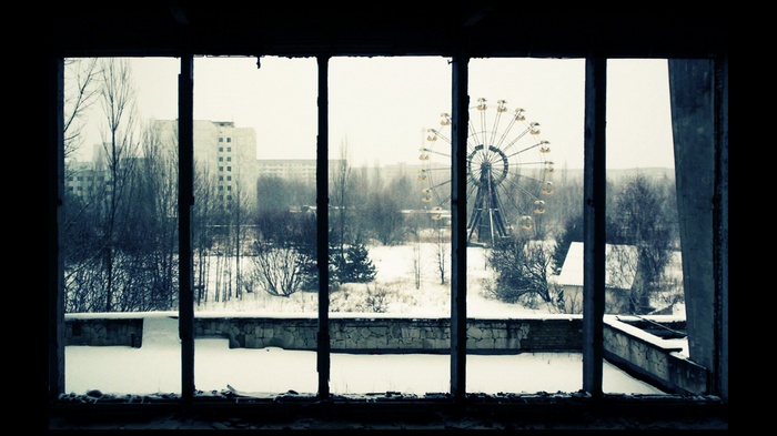 Abandoned Ferris wheel in Pripyat, Ukraine