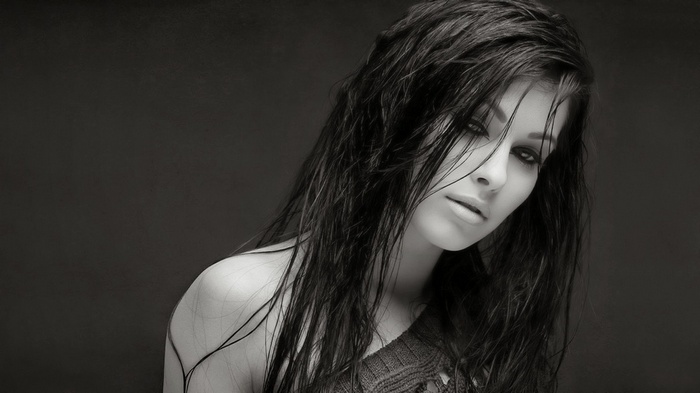 Natalie Schönberger portrait in monochrome