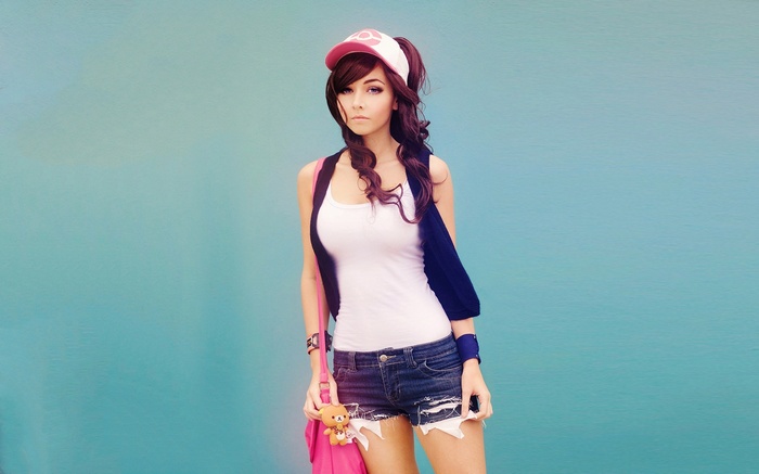 Hilda from Pokémon Cosplay with Pink Bag