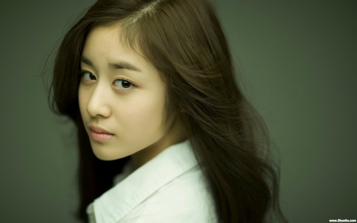 Jiyeon from T-ara looking at the viewer