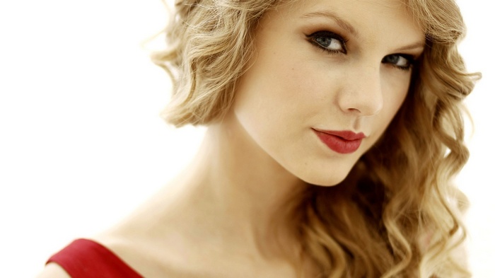 Taylor Swift in a red dress