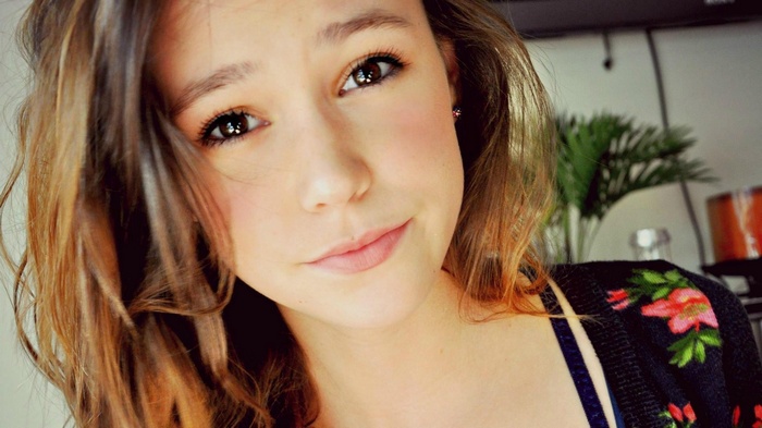 G Hannelius looking at viewer closeup