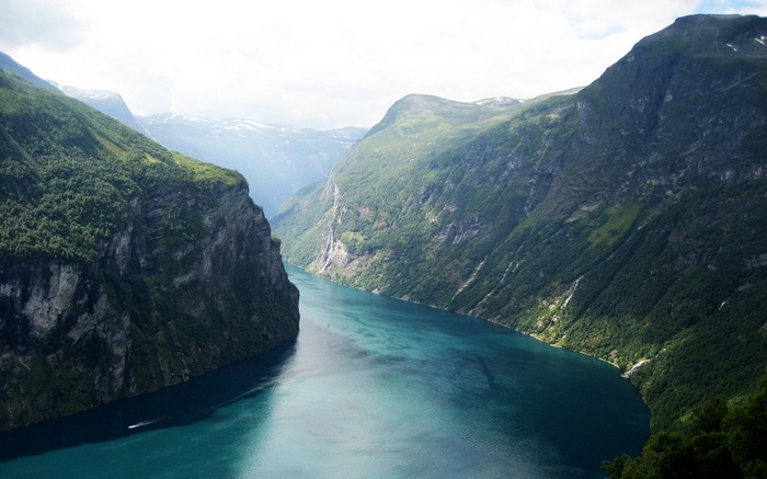 Geirangerfjord, Norway: A Majestic Fjord Landscape