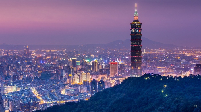 Taipei 101 cityscape at dusk