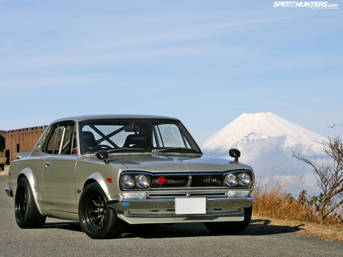 Nissan Skyline Hakosuka GTR with Mount Fuji