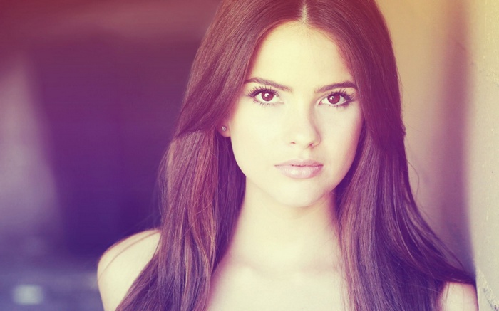 Shelley Hennig portrait