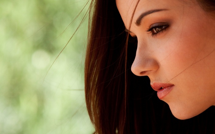 Elizabeth Marxs profile portrait