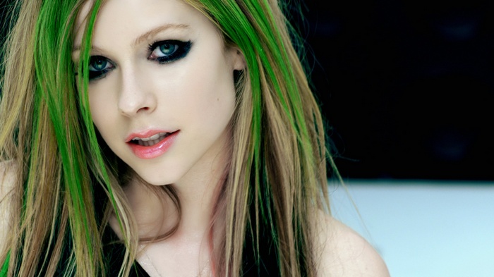 green hair, Avril Lavigne, women, celebrity, face, singer, blue eyes