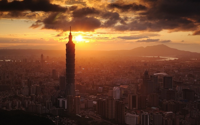Taipei 101 skyscraper at sunset in Taipei, Taiwan