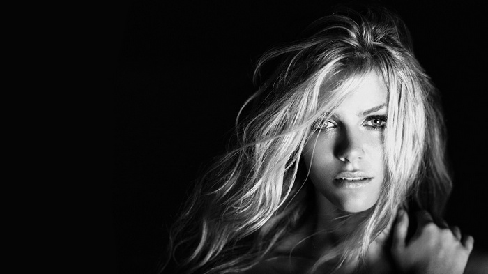 Monochrome portrait of Brooklyn Decker with curly hair